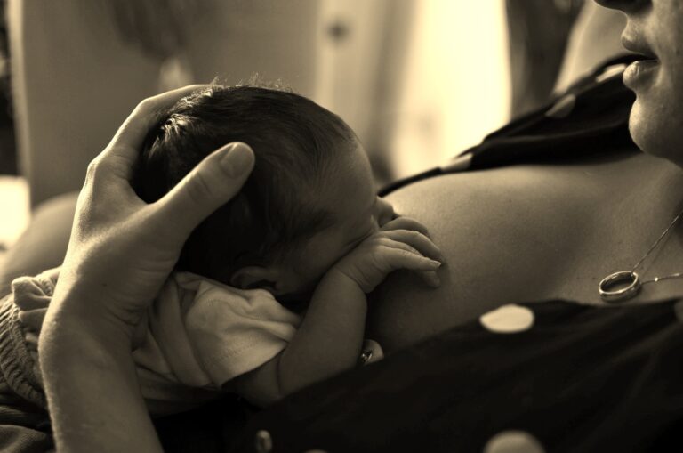¿Es normal sentir dolor al amamantar? Lo que toda mamá debe saber